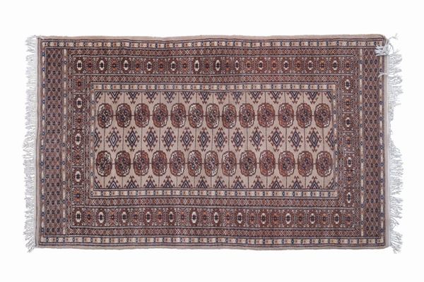A Bukara rug  (Pakistan, 20th century)  - Auction Online Christmas Auction - Colasanti Casa d'Aste