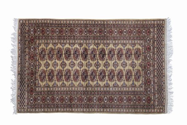 A Bukara rug  (Pakistan, 20th century)  - Auction Online Christmas Auction - Colasanti Casa d'Aste