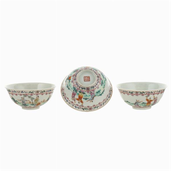 A set of six Chinese porcelain bowls