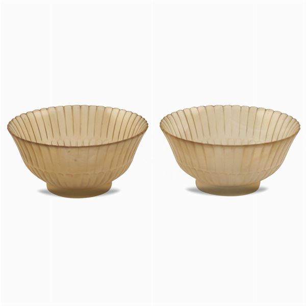 A pair of Chinese grey agate bowls