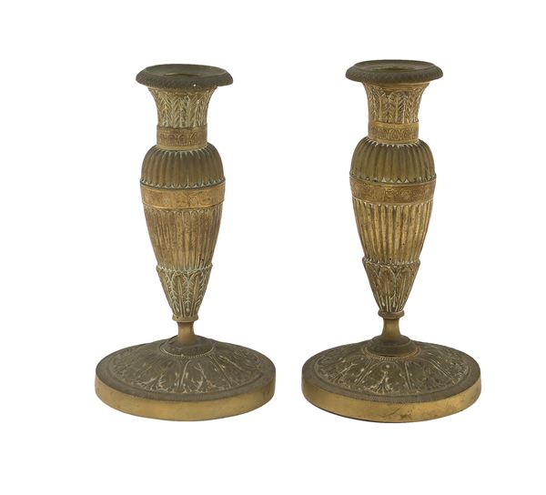 Coppia di candelabri in bronzo dorato  (vecchia manifattura, inizio XX Sec.)  - Asta FINE ART DA VILLA ASTOR  - Colasanti Casa d'Aste