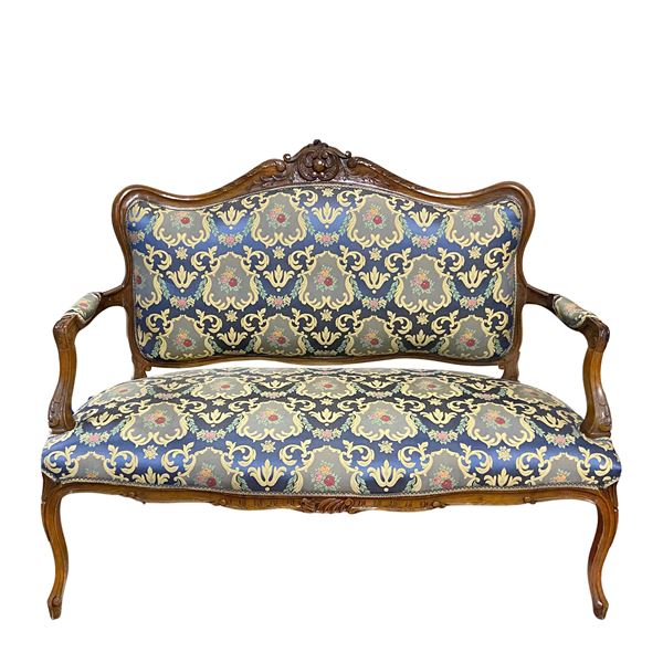 A set of two walnut armchairs and a sofa  (Italy, 19th century)  - Auction Online Christmas Auction - Colasanti Casa d'Aste