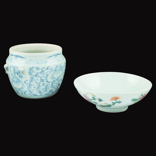 Due oggetti in ceramica dipinti in policromia  (Cina, XIX Sec.)  - Asta ASTA A TEMPO  - Colasanti Casa d'Aste