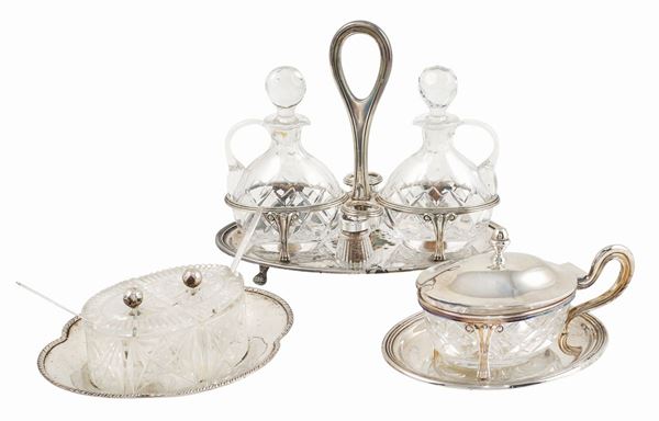 Tre oggetti in argento 800  (Italia, XX Sec.)  - Asta ARGENTI DA COLLEZIONE  - Colasanti Casa d'Aste