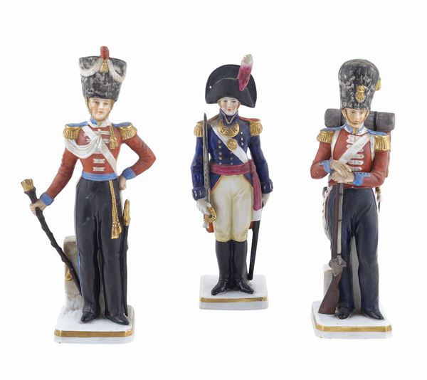 Tre sculturein porcellana policroma  (manifatture diverse)  - Asta ARGENTI DA COLLEZIONE  - Colasanti Casa d'Aste