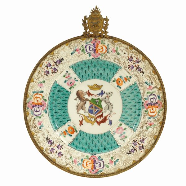 A French polychromatic porcelain plate  (France, 20th century)  - Auction Online Christmas Auction - Colasanti Casa d'Aste