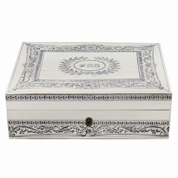 A sandalwood and bone rectangular box  (Great Britain, 20th century)  - Auction Online Christmas Auction - Colasanti Casa d'Aste