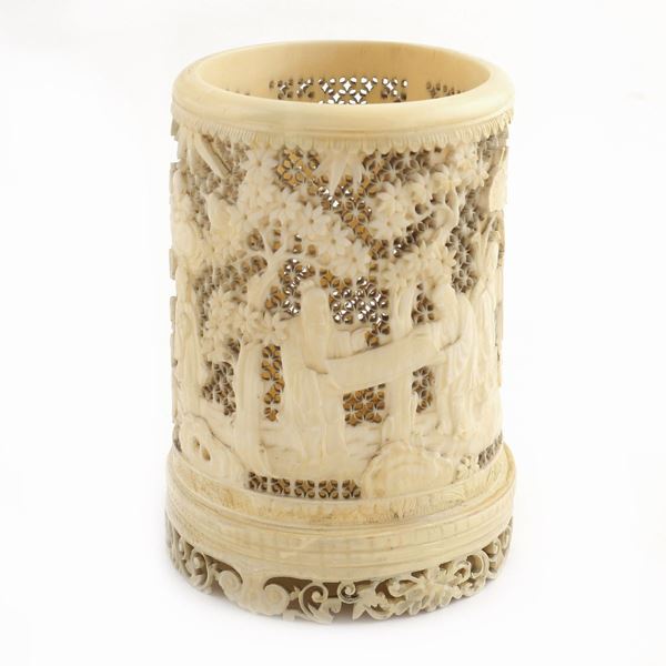 An ivory pen holder  (China, early 20th century)  - Auction Online Christmas Auction - Colasanti Casa d'Aste