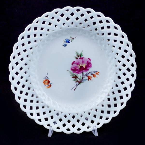 A Meissen porcelain plate