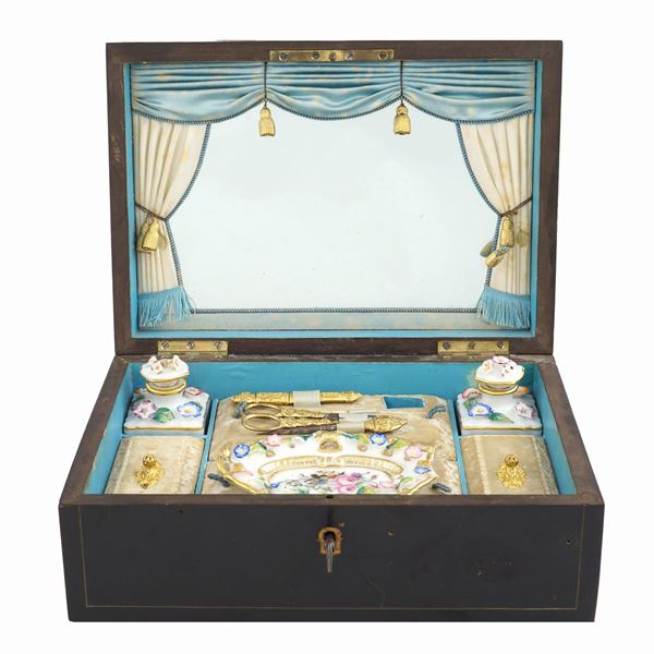 A wood travel box  (Italy, 20th century)  - Auction Online Christmas Auction - Colasanti Casa d'Aste