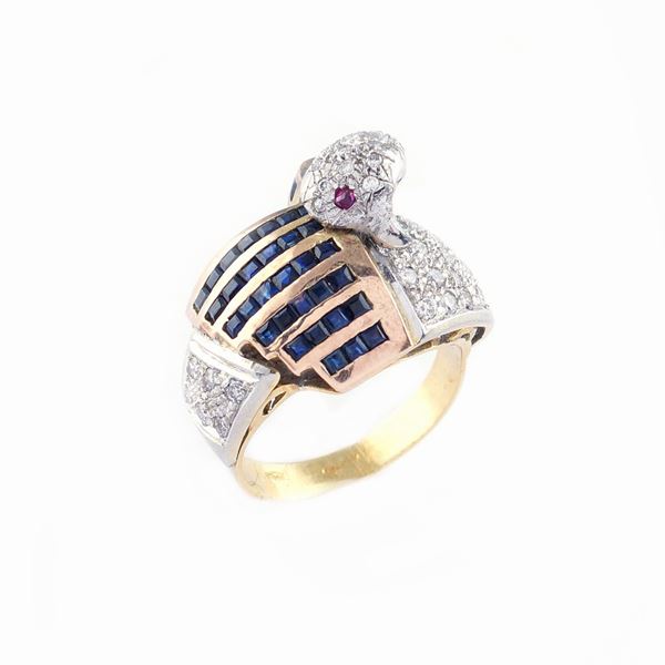 An 18kt white and pink gold ring