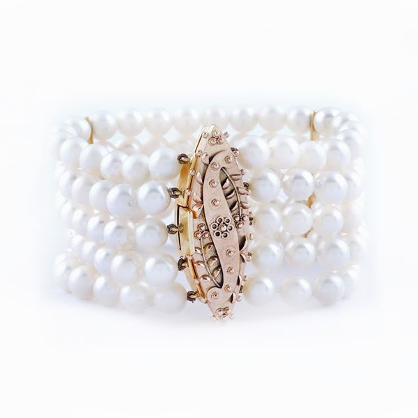 Bracciale a cinque fili di perle coltivate