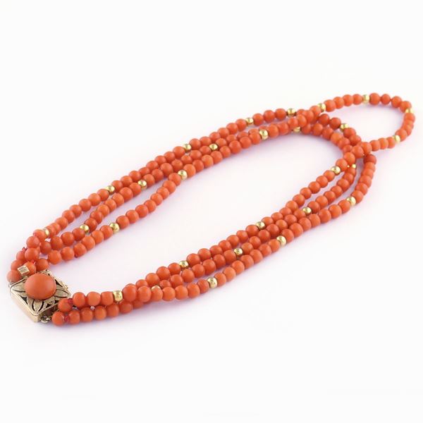 A red mediterranean coral necklace