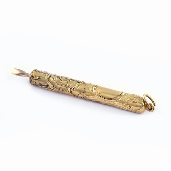 Pendente in oro giallo 18kt inciso