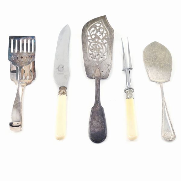 A silver plate cutlery service lot (5)  (Great Britain, late 19th century)  - Auction Online Christmas Auction - Colasanti Casa d'Aste