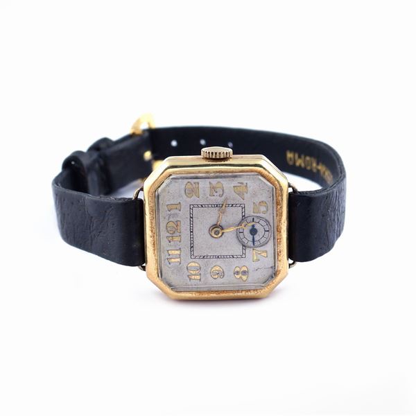 A 14kt gold lady watch