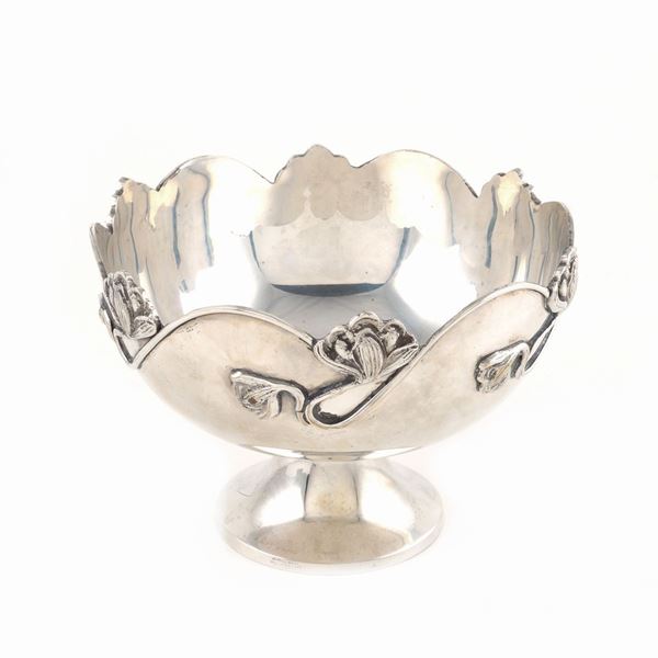 A silver plate centrepiece tray  (20th century)  - Auction Online Christmas Auction - Colasanti Casa d'Aste