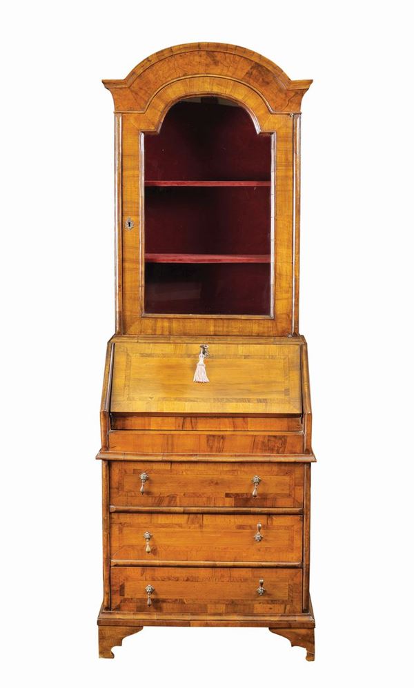 A walnut trumeau  (Italy, antique manufacture)  - Auction Auction 34 - Colasanti Casa d'Aste