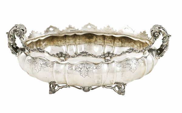 An 800 silver centerpiece with two handles