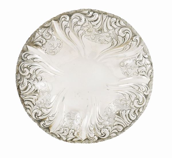 An 800 silver centerpiece  (Italy, 20th century)  - Auction Auction 34 - Colasanti Casa d'Aste
