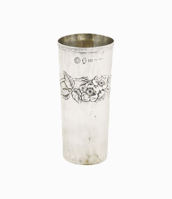 Bicchiere portapenne in argento 925  (Italia, XX, orafo Brandimarte)  - Asta ARGENTI DA COLLEZIONE  - Colasanti Casa d'Aste