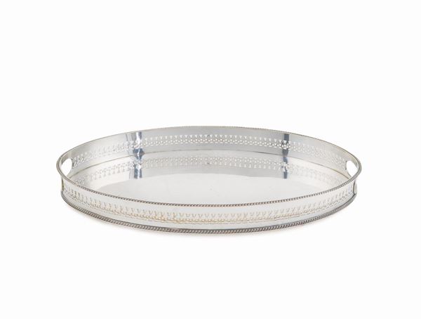 An oval silverplate tray  (Great Britain, early 20th century)  - Auction Auction 34 - Colasanti Casa d'Aste