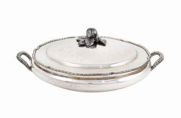 A silverplate bean pot  (Italy, 20th century)  - Auction Auction 34 - Colasanti Casa d'Aste