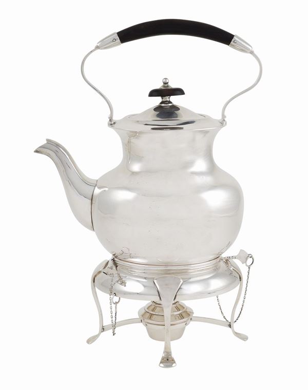 An 800 silver tea kettle  (Italy, 20th century)  - Auction Auction 34 - Colasanti Casa d'Aste