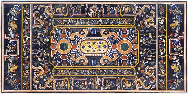 Grande piano in marmi policromi e pietre dure