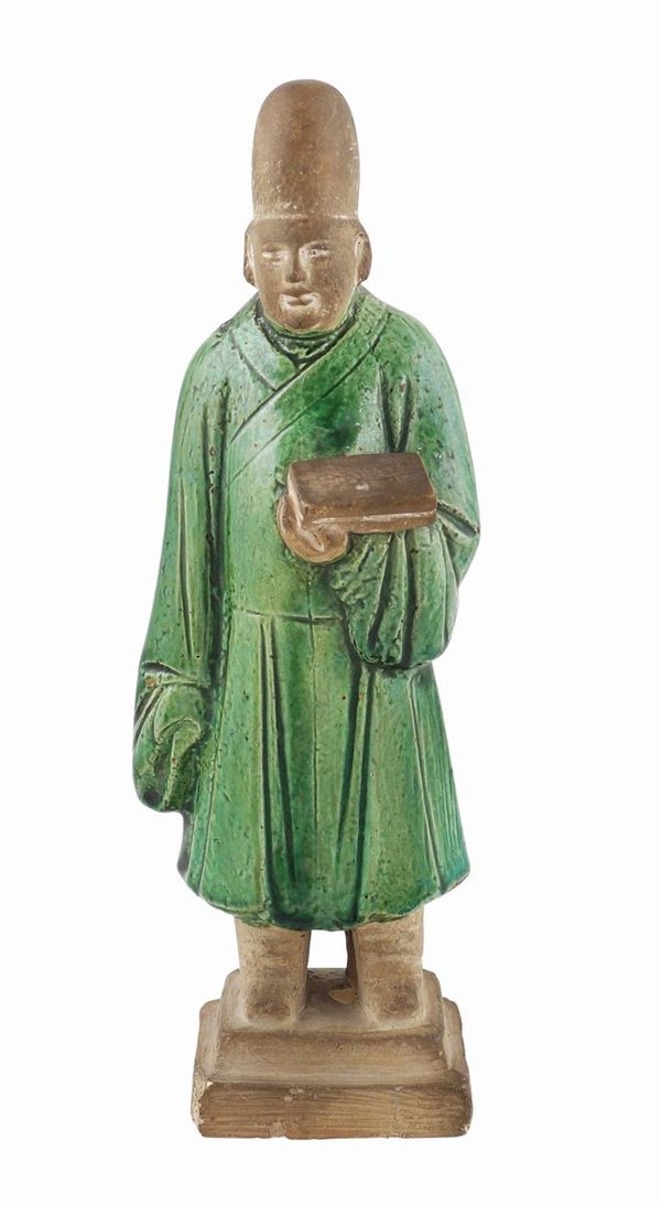 Figura di dignatario in terracotta invetriata