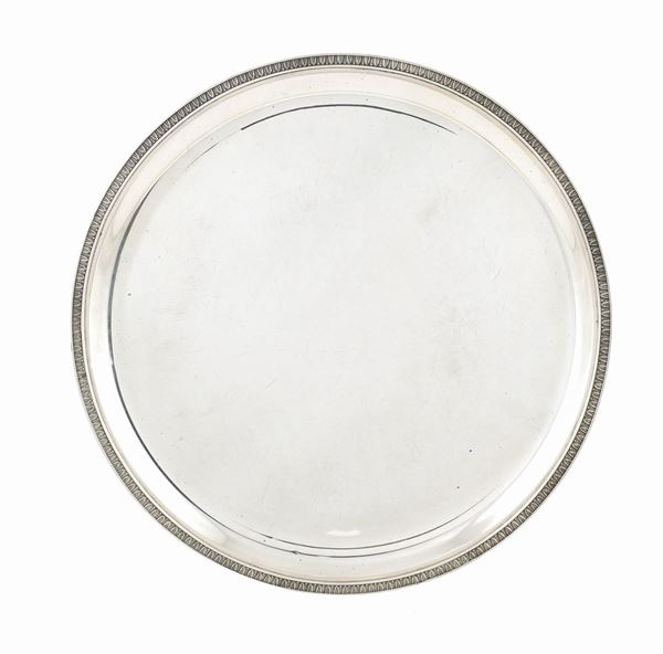 Vassoio circolare in argento 800  (Italia, XX Sec.)  - Asta ARGENTI DA COLLEZIONE  - Colasanti Casa d'Aste
