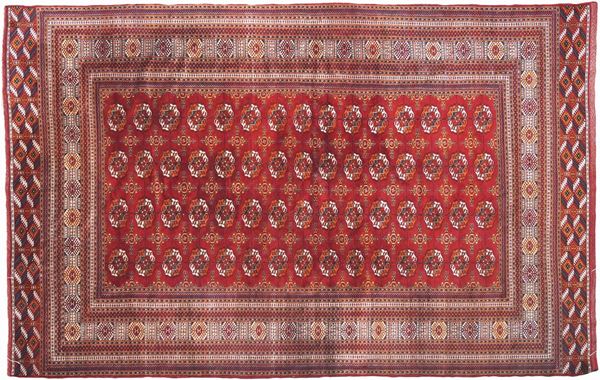 A bukhara carpet  (Turkmenistan, 20th century)  - Auction Auction 34 - Colasanti Casa d'Aste