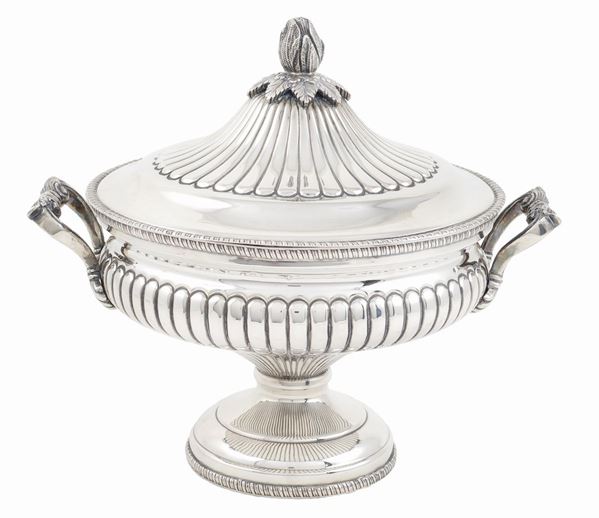 A silver plate tureen