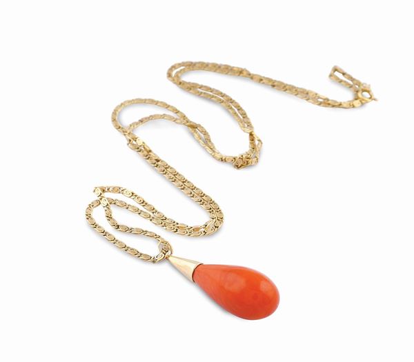 Pendente in corallo sardo rosso e oro giallo 18kt