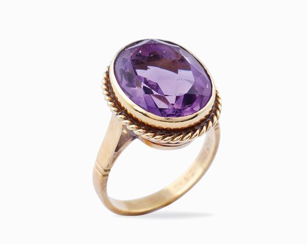 Anello in oro giallo 18kt e ametista