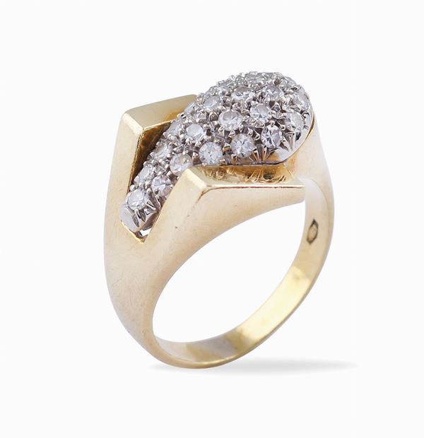 An 18kt gold and white gold ring