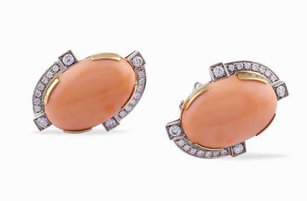 Orecchini a lobo in oro giallo e bianco 18kt  (anni 50/60)  - Asta ARGENTI DA COLLEZIONE  - Colasanti Casa d'Aste