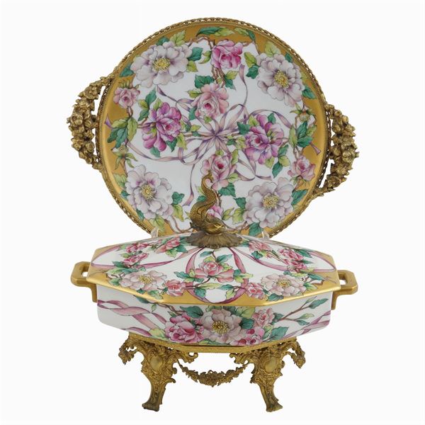 Zuppiera con presentoire in porcellana Limoges