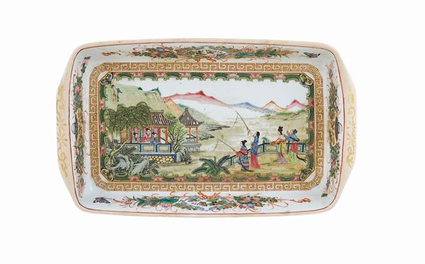 A rectangular polyhchromatic porcelain plate
