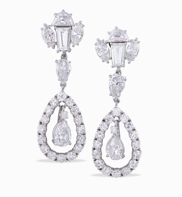 Orecchini pendenti in oro bianco 18kt e diamanti