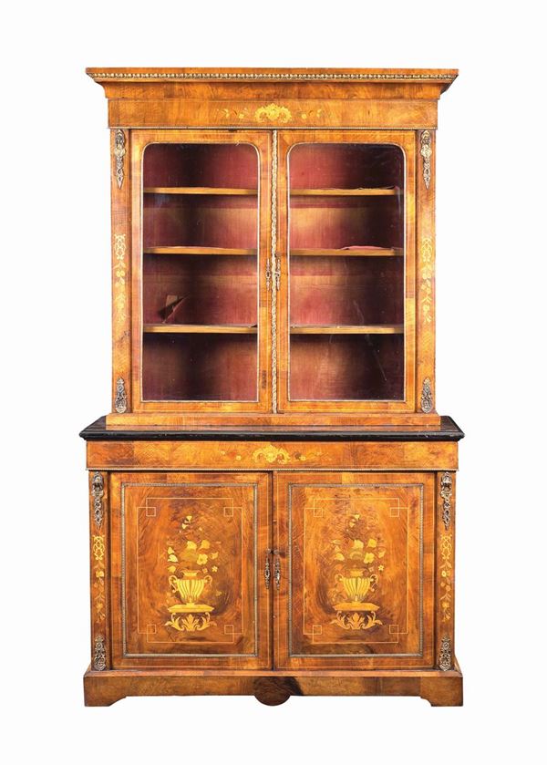 A walnut two-body furniture  (Great Britain, old manufacture)  - Auction Auction 34 - Colasanti Casa d'Aste