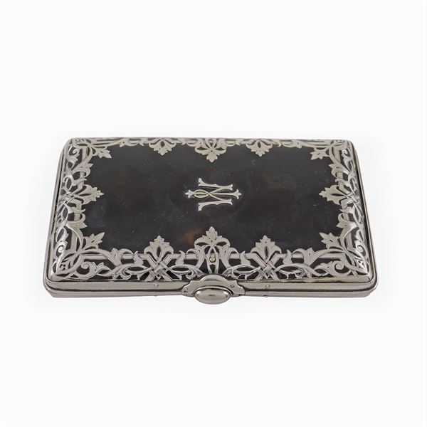 A silver and turtle snuffbox