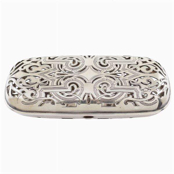 Tabacchiera ovale in argento