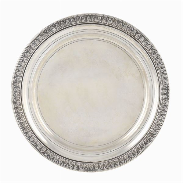Vassoio circolare in argento  (Italia, XX Sec.)  - Asta GIOIELLI E OROLOGI  - Colasanti Casa d'Aste