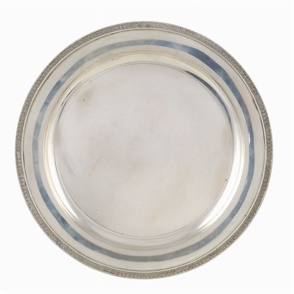 Vassoio circolare in argento  (Italia, XX Sec.)  - Asta GIOIELLI E OROLOGI  - Colasanti Casa d'Aste
