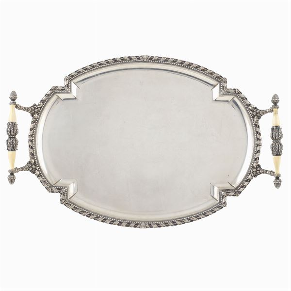 An oval silver tray  (Italy, 20th century)  - Auction  FINE JEWELS - Colasanti Casa d'Aste