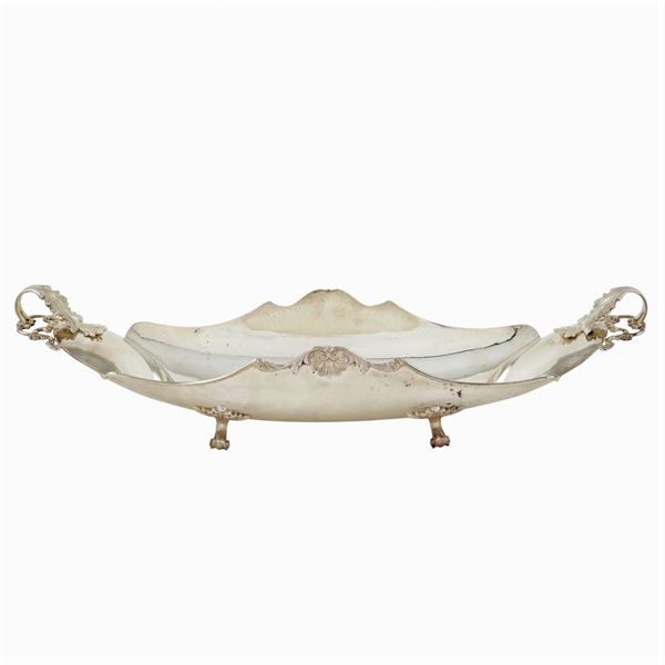 A silver centerpiece