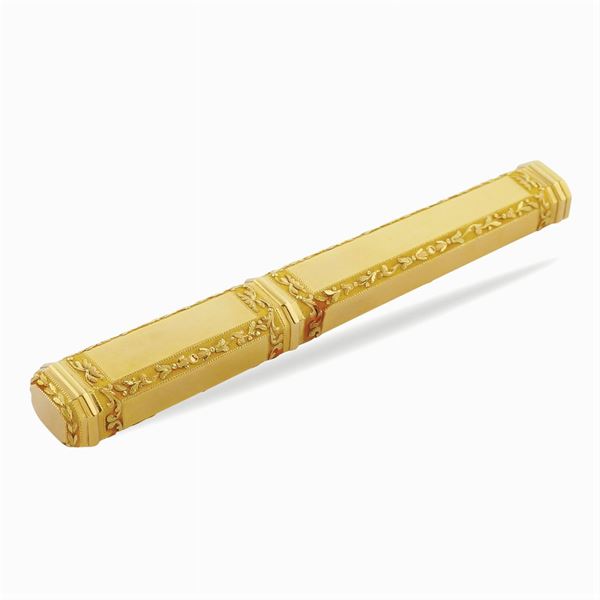 Porta aghi in oro giallo