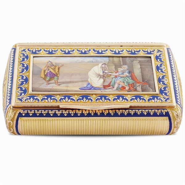 A gold and enamel snuffbox