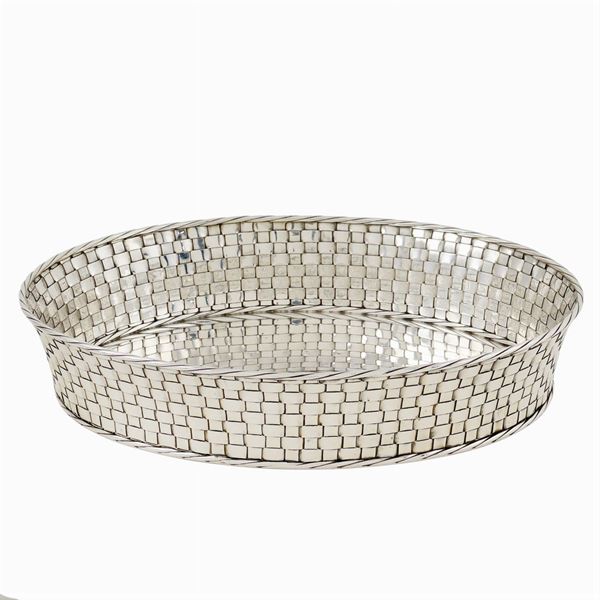 An oval silver centerpiece  (Italy, 20th century)  - Auction  FINE JEWELS - Colasanti Casa d'Aste